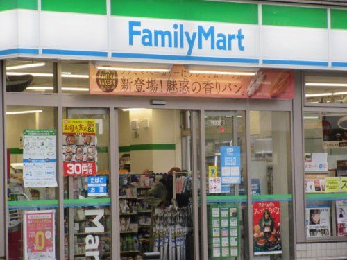 ファミリーマート花小金井駅北口店の画像