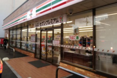 セブンイレブン 新潟信濃町店の画像