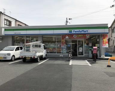 ファミリーマート 高槻芝生住宅前店の画像