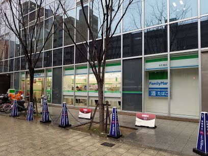 ファミリーマート 本町橋店の画像