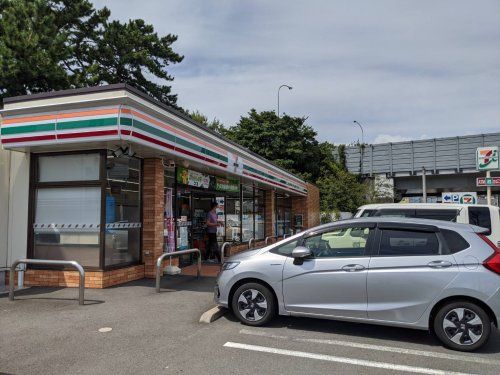 セブンイレブン静岡西脇店の画像