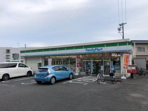 ファミリーマート 静岡小鹿店の画像