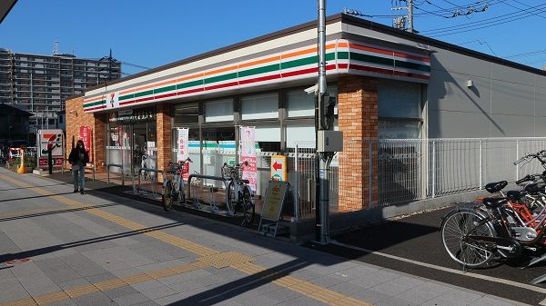 セブンイレブン岩槻駅西口店の画像