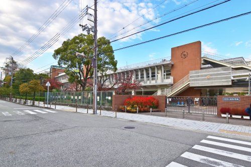 尼崎市立成良中学校の画像