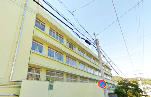 神戸市立雲雀丘中学校の画像