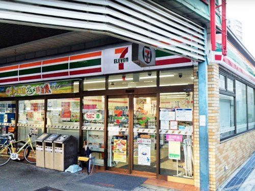 セブンイレブン 大阪堀越町店の画像