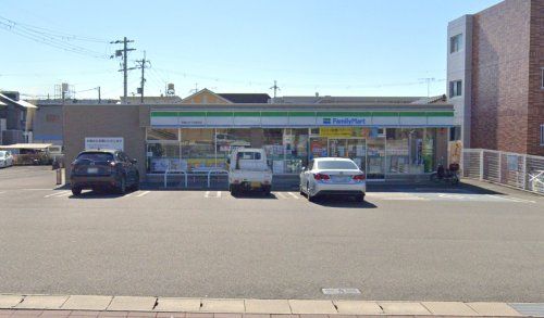 ファミリーマート 和歌山六十谷駅前店の画像