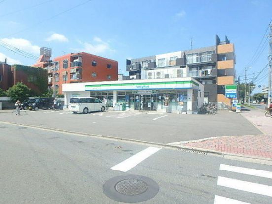 ファミリーマート 福岡井尻六ツ角店の画像