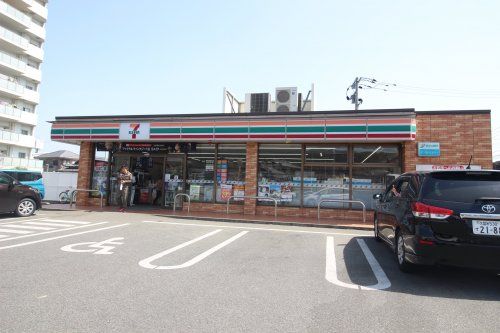 セブンイレブン 福岡高宮1丁目店の画像