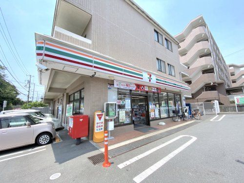 セブンイレブン 横浜阿久和西店の画像