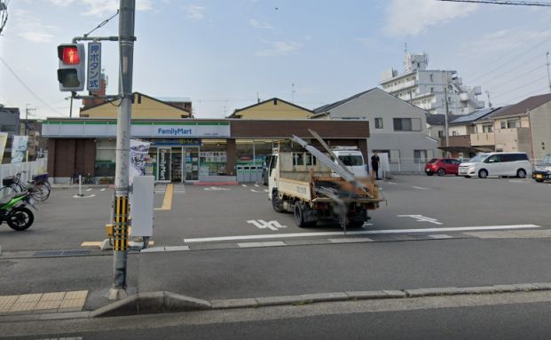 ファミリーマート 下津林芝ノ宮町店の画像