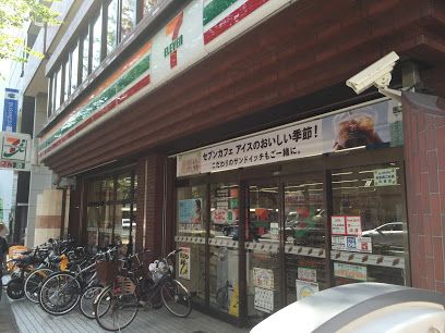 セブンイレブン 福岡大名1丁目店の画像