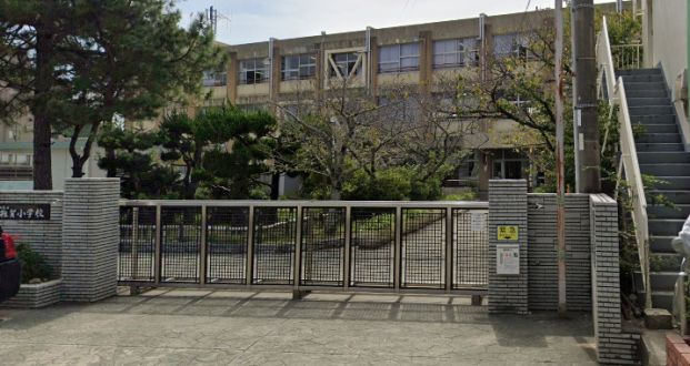 和歌山市立雑賀小学校の画像