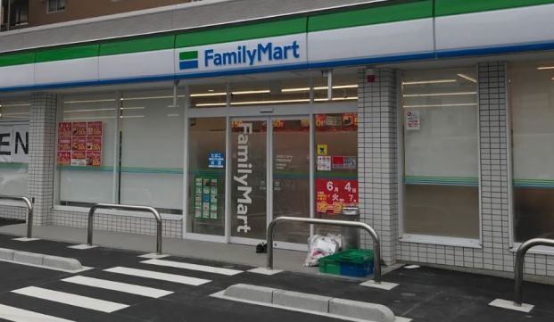 ファミリーマート 戸塚吉田町店の画像
