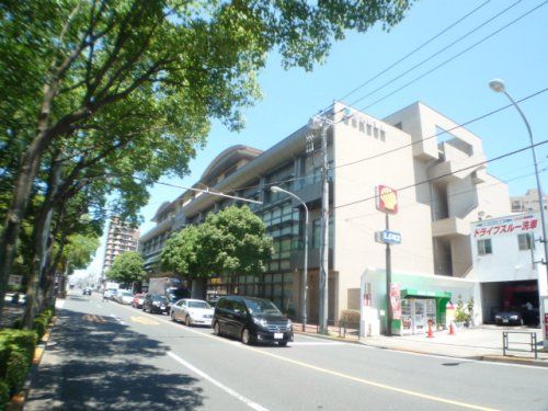 江戸川区立中央図書館の画像