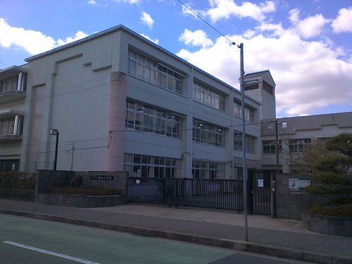 神戸市立西山小学校の画像