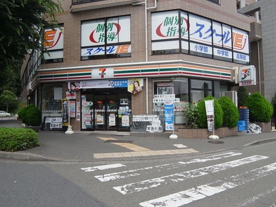 セブンイレブン　町田鶴川駅北口店の画像