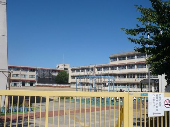 日置荘小学校の画像