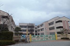 宝塚市立長尾台小学校の画像