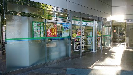 ファミリーマート 護国寺駅前店の画像