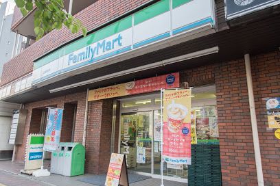 ファミリーマート 伝通院前店の画像