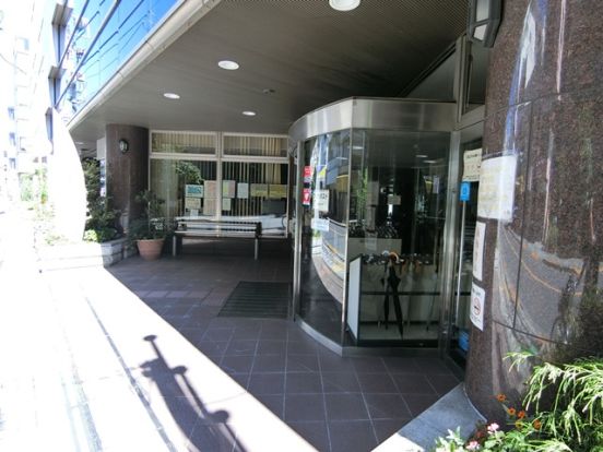三鷹駅前図書館の画像