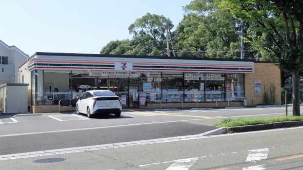 セブン-イレブン 明石荷山町店の画像