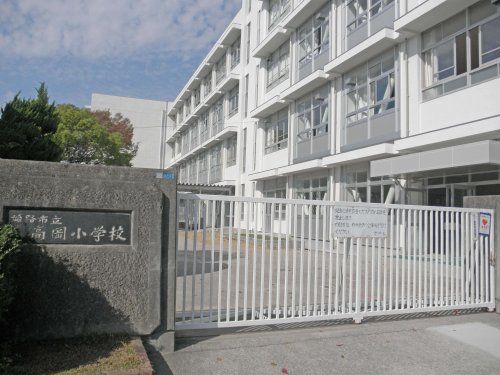 高岡小学校の画像