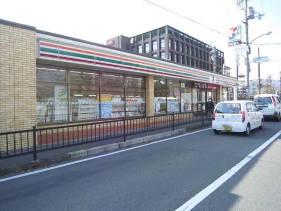 セブンイレブン 長岡京駅東口店の画像