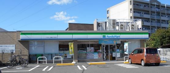 ファミリーマート アスロード港北下田町店の画像
