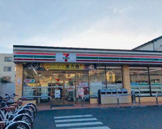 セブンイレブン 横浜岡津町店の画像