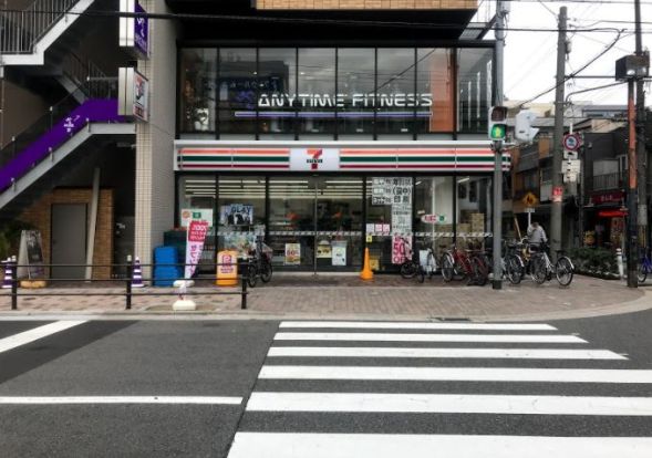 セブンイレブン 大阪弁天町駅前店の画像