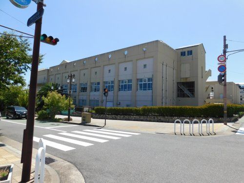 神戸市立灘小学校の画像