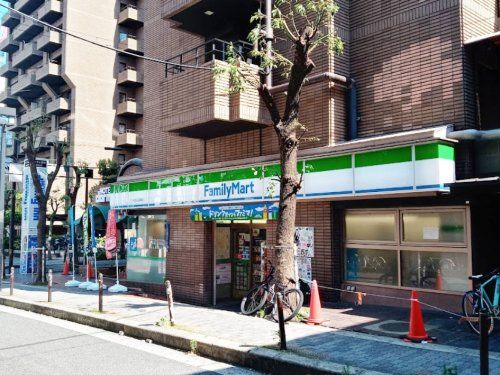 ファミリーマート アメ村西心斎橋店の画像