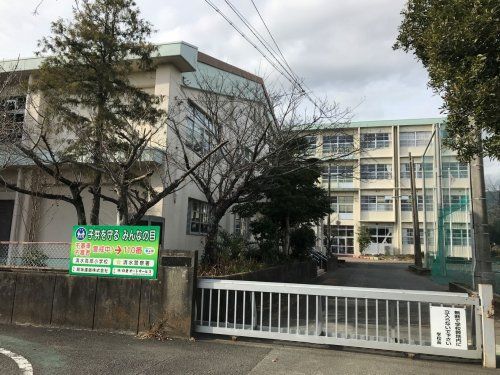 静岡市立清水高部小学校の画像