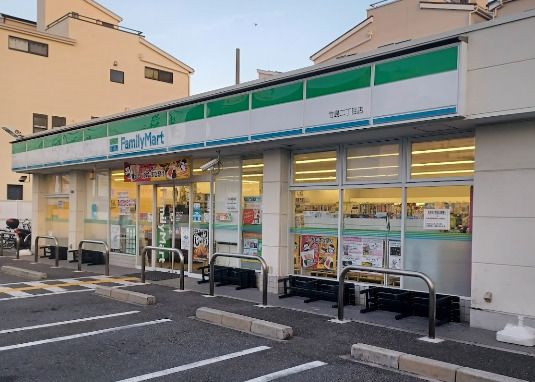 ファミリーマート 竹島二丁目店の画像