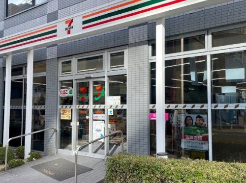 セブンイレブン 大阪靱本町2丁目店の画像