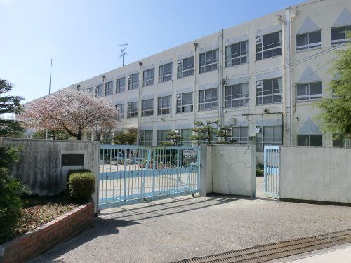 名古屋市立猪子石小学校の画像