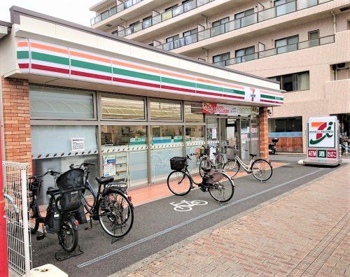 セブンイレブン 藤沢辻堂駅東店の画像