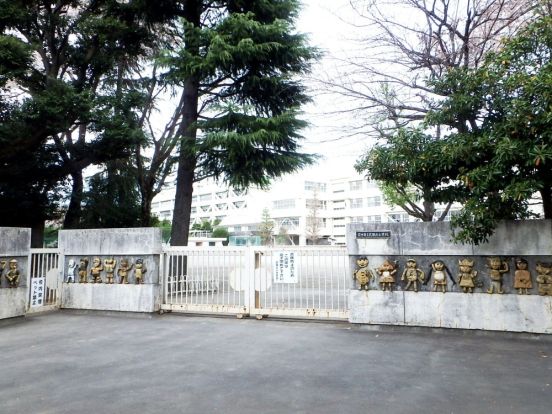 府中市立武蔵台小学校 の画像