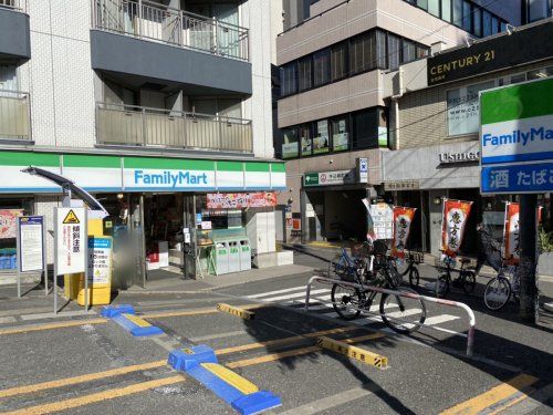 ファミリーマート 牛込柳町駅前店の画像