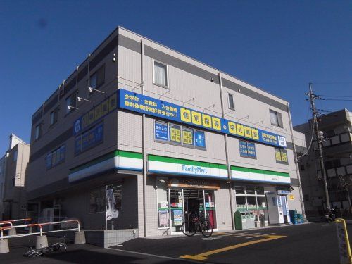 ファミリーマート 太田窪二丁目店の画像