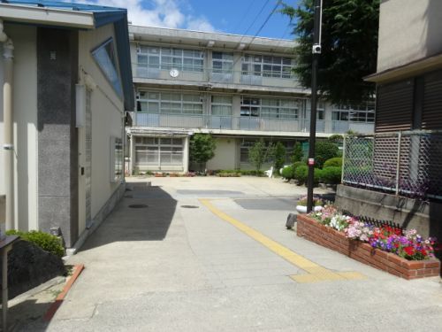 枚岡中学校の画像