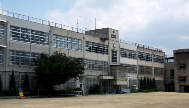 高井田東小学校の画像