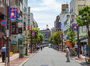 烏山駅前通り商店街の画像