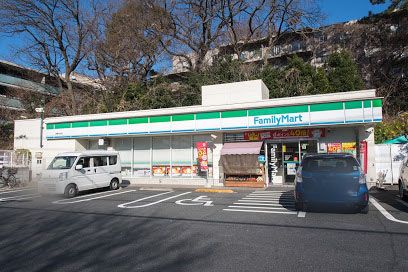 ファミリーマート 用賀の杜店の画像