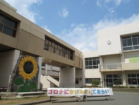 鶴巻小学校の画像