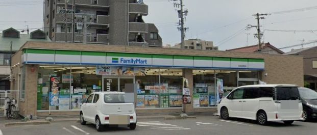 ファミリーマート 名西名塚町店の画像