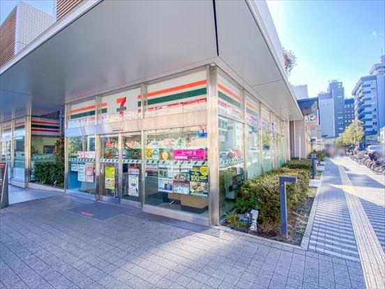 セブンイレブン 新宿富久町店の画像
