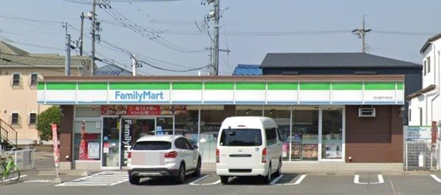 ファミリーマート 名古屋平中町店の画像